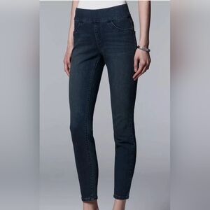 NWOT...SIMPLY VERA, VERA- WANG PULL ON JEGGING DENIM JEANS WOMEN'S SIZE 14